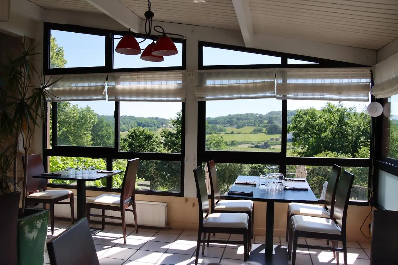 Auberge des 7 Tours Martel 3*,  France