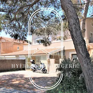 Hyères-plage-t2 Neuf 1 Er-clim- La Capte Vue Route Et Marais Hyères